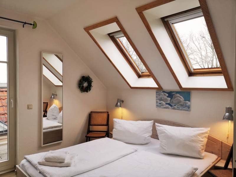 Schlafzimmer mit Doppelbett