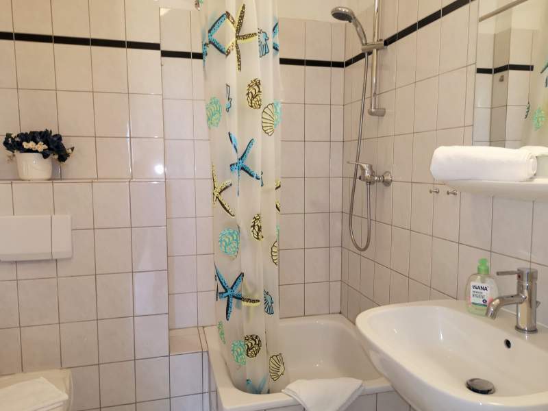 Bad mit Dusche